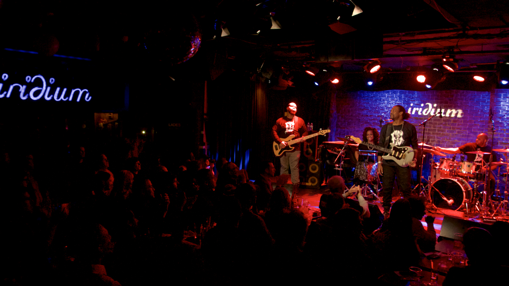 Eric Gales
Eric Gales Band
Iridium
New York, NY
January 30, 2018

DerekBrad.com